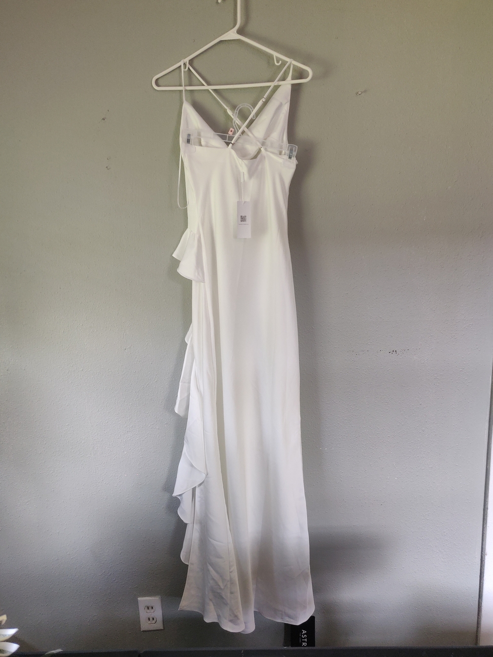 ASTR White One-Shoulder Ruffle Column Dress - Picture 3 of 4